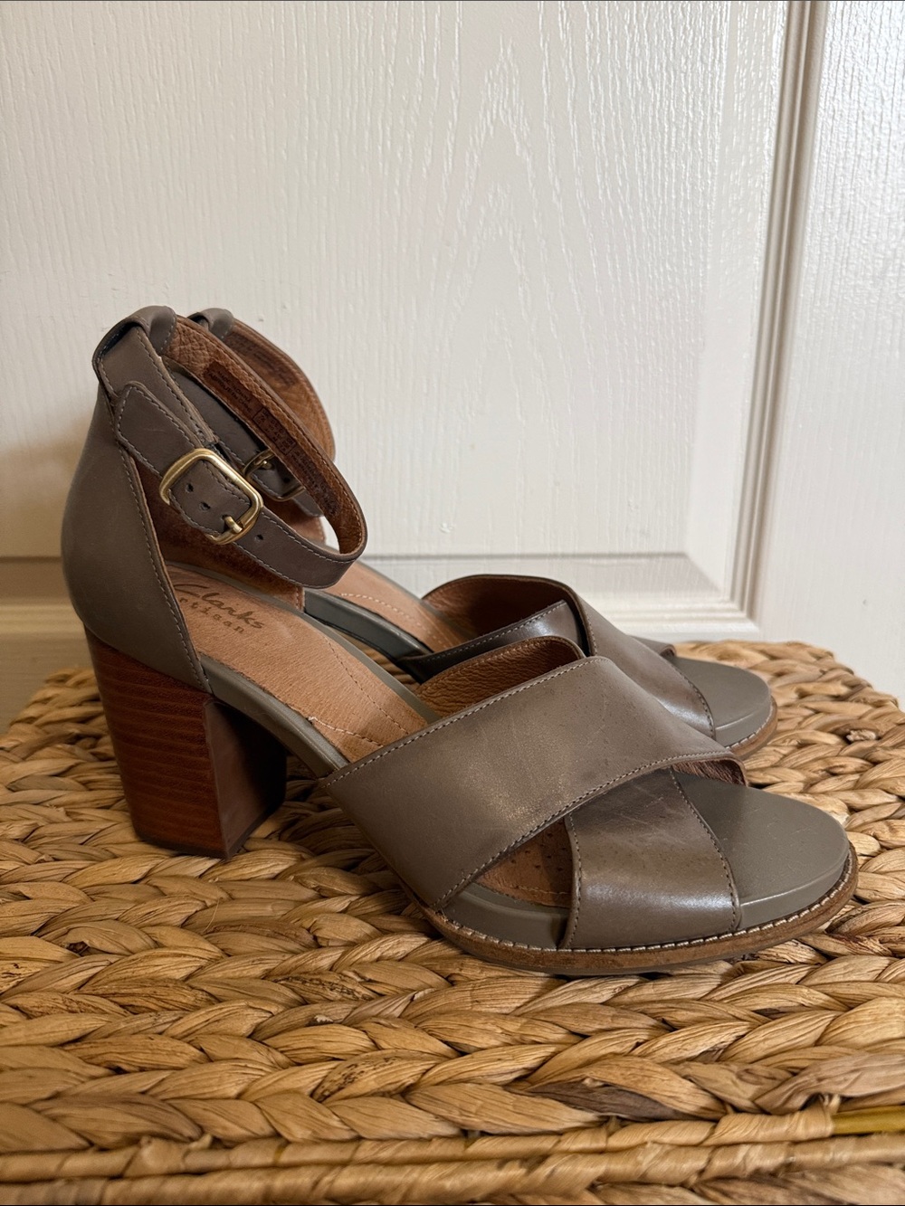 Clarks Artisan Briatta Tempo Dress Sandals Sz 10